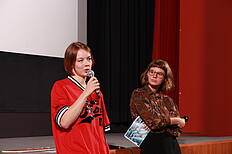 oceaNebula und Leonie Wimmer (Moderation)